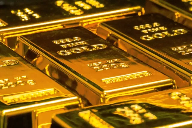 Tokenized Gold Gains Momentum as Crypto Capital Seeks Shelter From Volatility